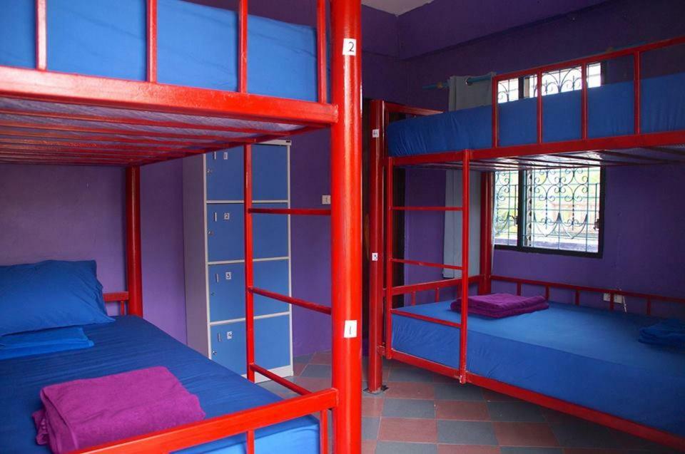 באן תאי Above & Beyond Hostel מראה חיצוני תמונה