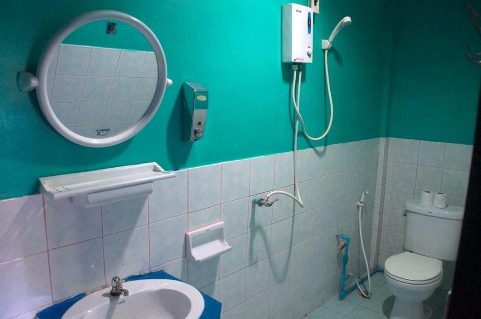 באן תאי Above & Beyond Hostel מראה חיצוני תמונה