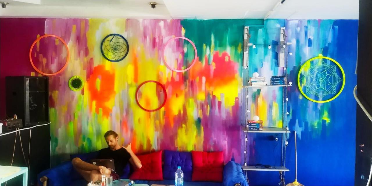 באן תאי Above & Beyond Hostel מראה חיצוני תמונה